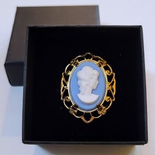 Vintage CAMEO PIN PENDANT in a