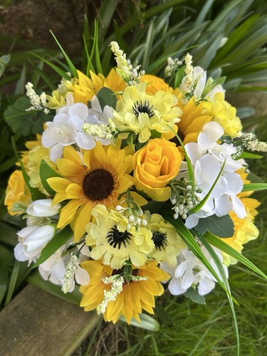 Yellow white grave flowers pot - yellow,