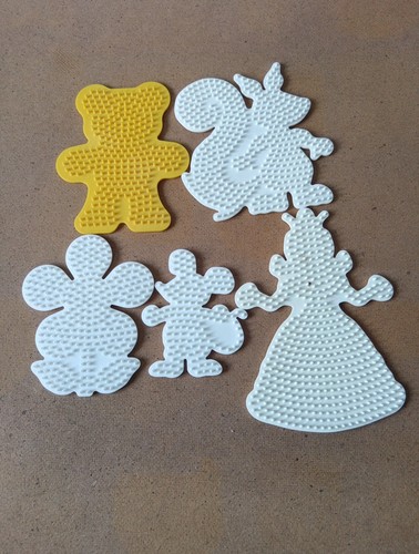 Five different hama peg - different,