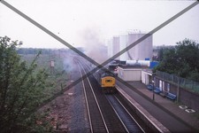 RAILWAY LOCOMOTIVE 35MM SLIDE – CLASS 37 POWERING UP AT BROMSGROVE 1983