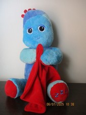 IN THE NIGHT GARDEN - LULLABY & COLOUR CHANGING IGGLE PIGGLE WITH HIS BLANKET