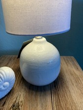 Threshold White table lamp