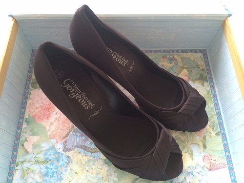 Black twisted detailed front - black,