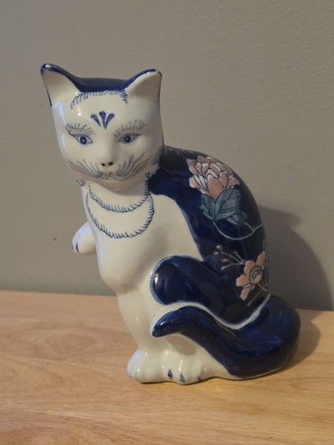 Vintage blue white - 9.5”,