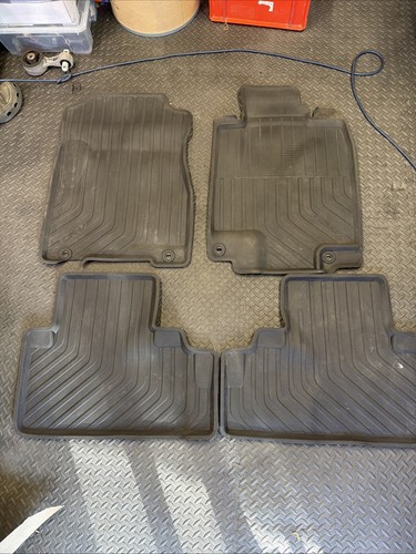 Genuine honda front and - cr-v,