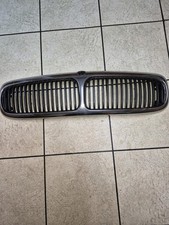front radiator grille for a