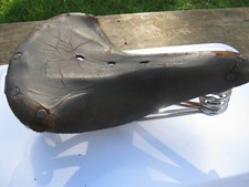 WRIGHTS VINTAGE SADDLE AGE WORN  DAMAGE TO LEATHER AS SHOWN -WILL SEND ABROAD.
