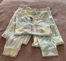 Carole Hochman Pastel 2 Piece Pyjama Set.   Size Small.    Excellent Condition.