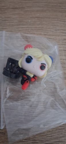 Harley quinn kinder joy funko - joy,