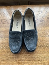 Softlites Ladies Black Leather Slip On Shoes Size 6 ￼