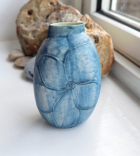 Carn pottery bud - bud, floral