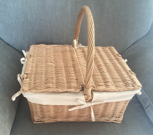 Wicker lined basket split - wicker,