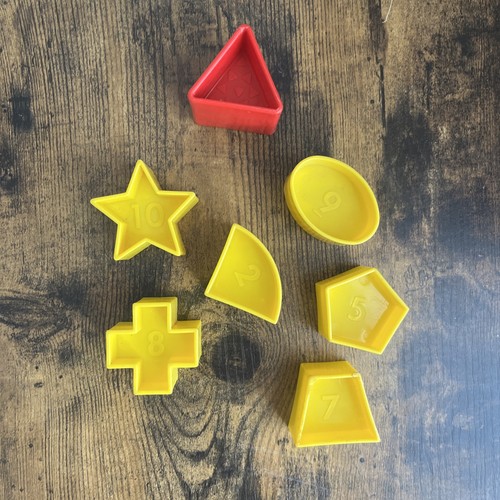 Tupperware shape sorter ball - shape,