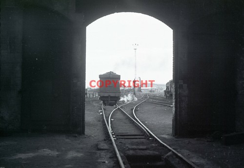2452 steam railway - b/w,