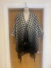 Unbranded Ladies Black White Dog Tooth Cape Knit Tasselled Poncho Scarf One Size