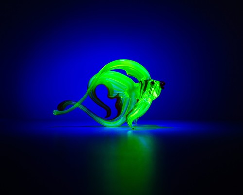 Bronze green uranium - bronze,