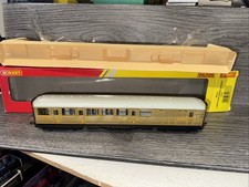 Hornby Railway R4333 - L.N.E.R. Brake Composite Coach 00 Gauge 4237