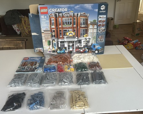 Lego creator corner garage - creator:,
