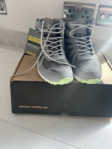 Brand new jack wolfskin - brand,