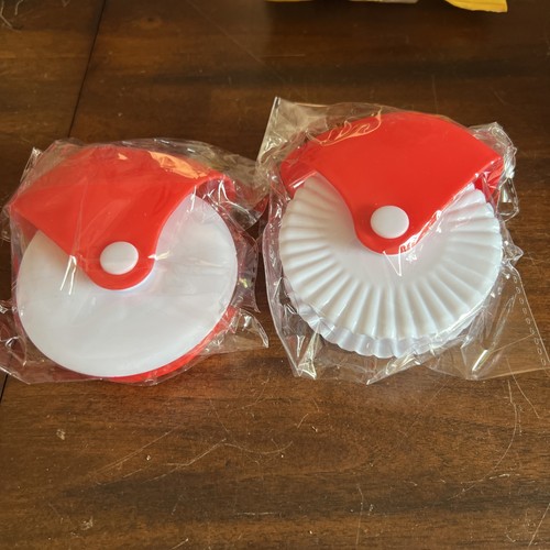 Plastic pastry wheel - 2x, cutter