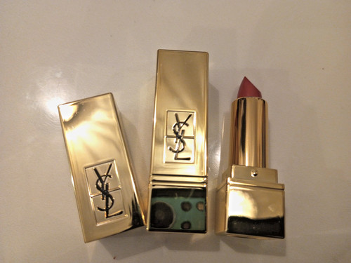 Yves saint laurent ysl - saint, rouge