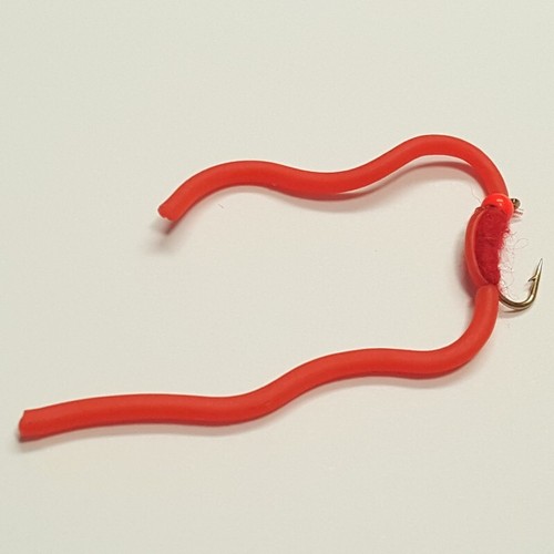 Barbed red squirmy worms - 3,