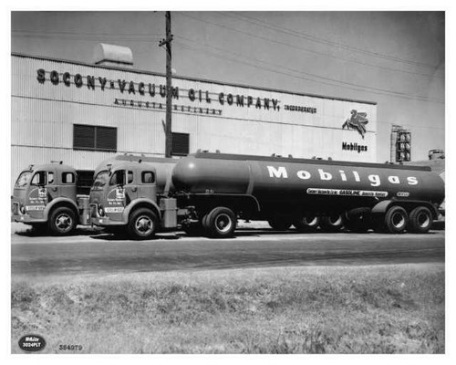 1950s white truck tanker - white,