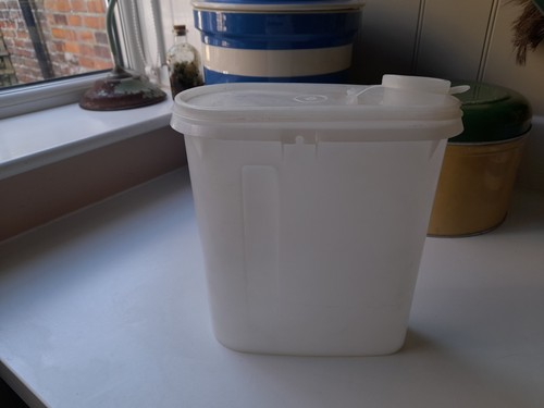 Vintage tupperware container - vintage,