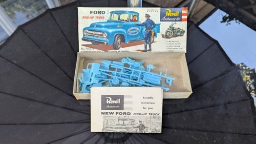 Mint box revell - revell,, 1960s