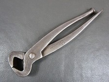Vintage 7 3/4" pincers pliers old tool by R Routledge