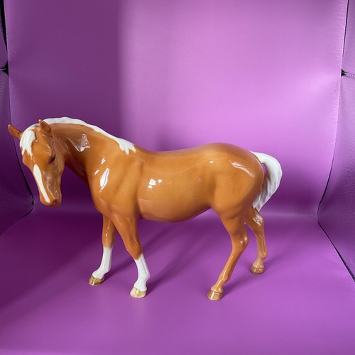 Beswick palomino mare bowed - mare,