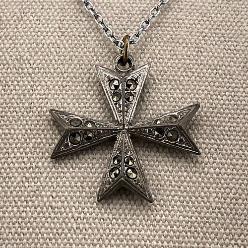 Vintage maltese cross pendant - vintage,