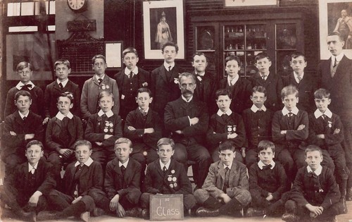 Queens head school - st.,