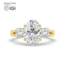 Oval Diamond Trilogy Ring 18k
