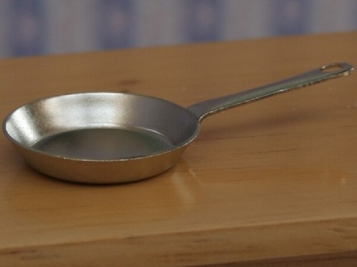Silver frying pan dolls - silver,