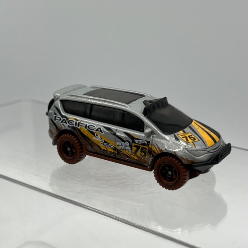 Hot wheels chrysler pacifica - chrysler,