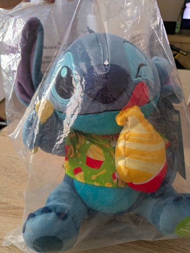 Disney stitch attacks snacks - stitch,