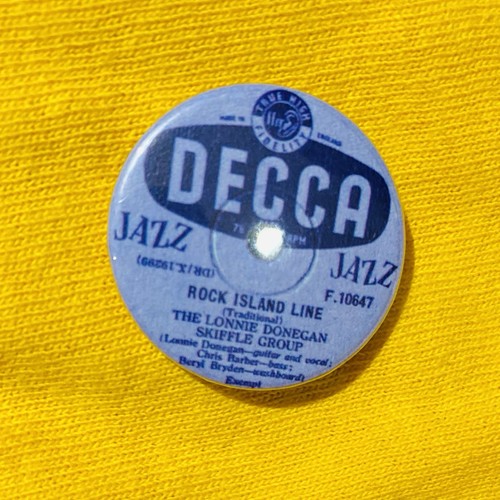Lonnie donegan 25mm pin badge - lonnie,