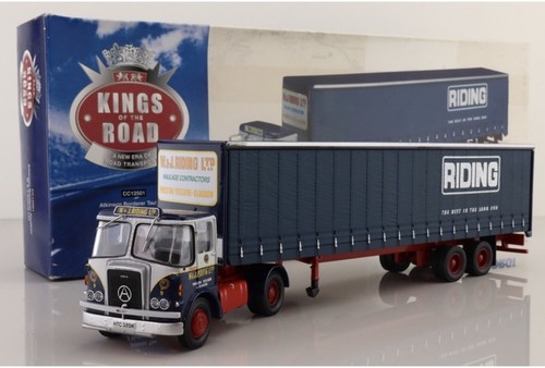 Corgi kings the road - corgi,
