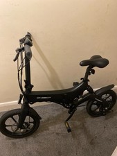 Fast & foldable V-SETT scooter, 50km range, great condition, charger included 