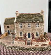 Emmerdale Farm ceramic model 151 - in excellent condition