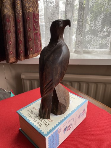 Bird prey wooden sculpture - wooden,