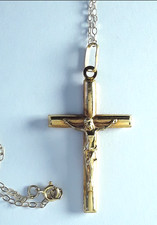 18ct Yellow Gold Crucifix