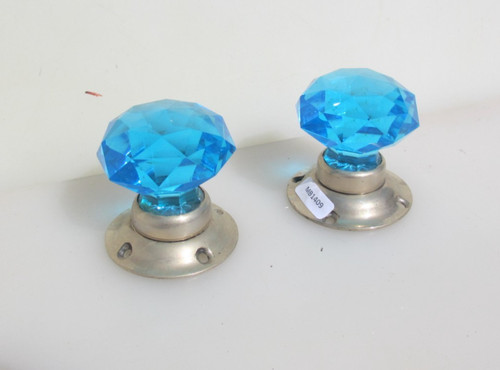 Vintage door knobs - door, cut