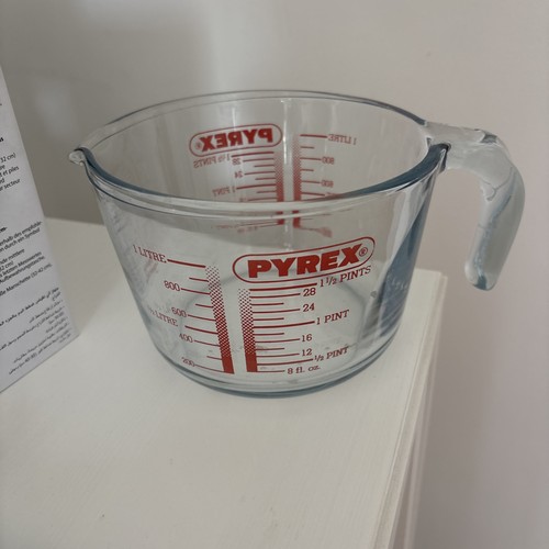Pyrex glass measuring jug - glass,