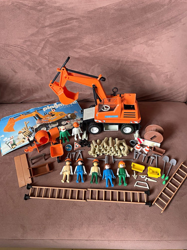 Rare vintage 1979 playmobil - rare,