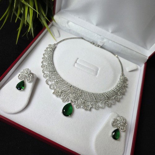 Bespoke emerald green necklace - bespoke,