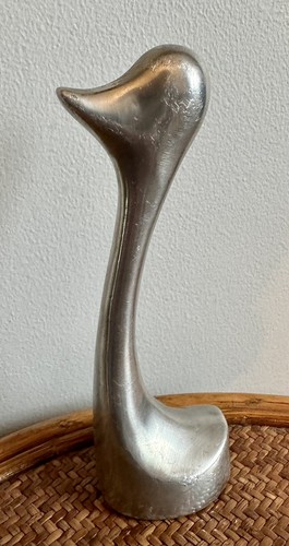 Swan sculpture figurine - swan,