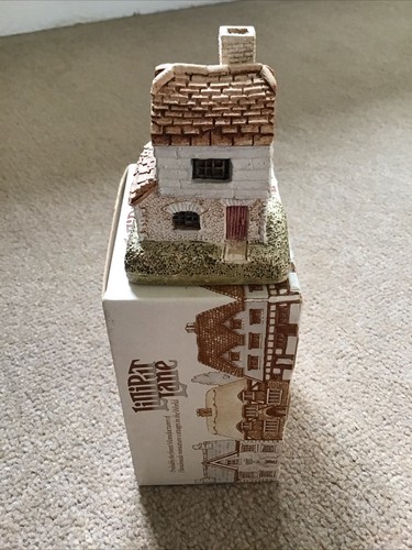 Lilliput lane millers - lilliput, in
