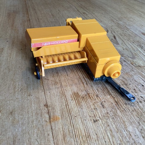 Britains new holland 940 - new, baler